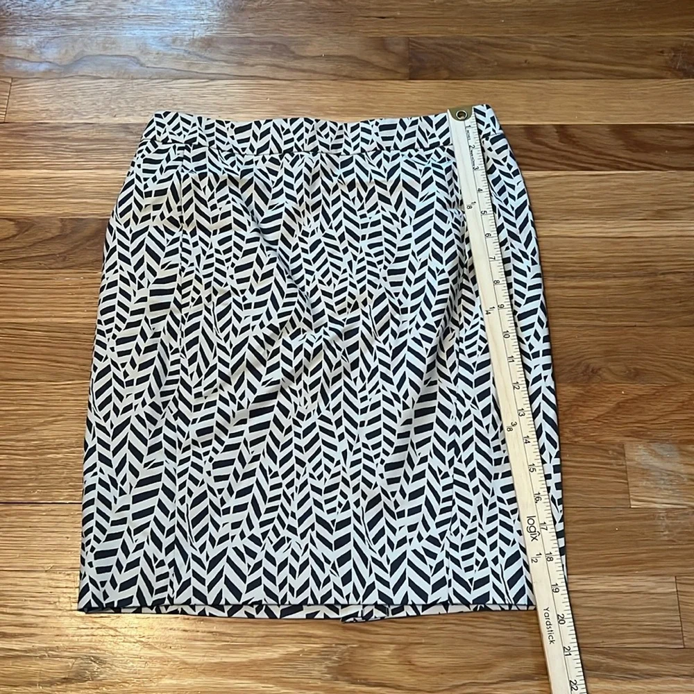 Ann Taylor Loft Petites Beige and gray Pencil Skirt Size‎ 4P, NWT